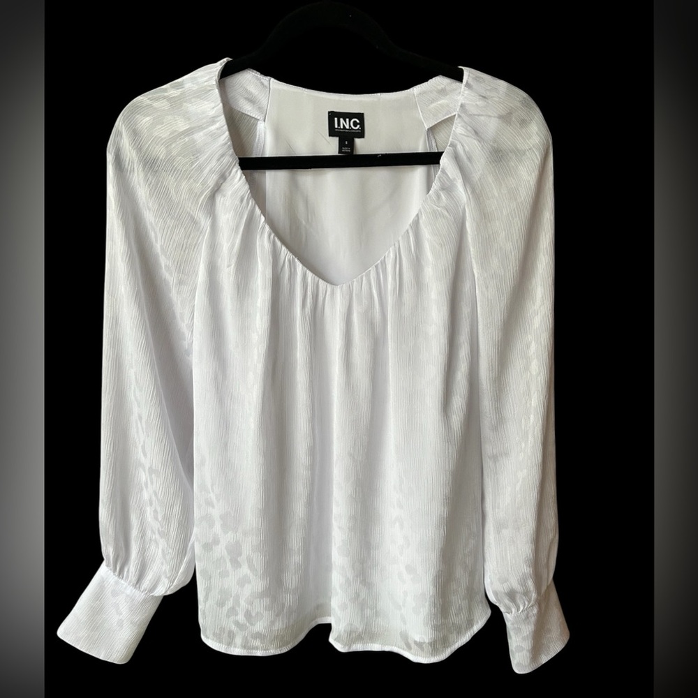 NWT INC International Concepts White V-Neck Long Sleeve Blouse